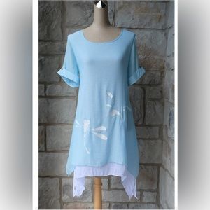 DRAGONFLY BY CREATION ASYMMETRICAL BABY BLUE AND WHITE SHORT SLEEVE white linen